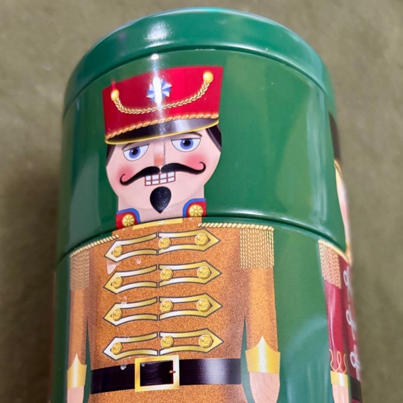 Hudson's Bay Canada Nutcracker Bank Tin Canister Toy Turning 3 sections - Picture 5 of 10